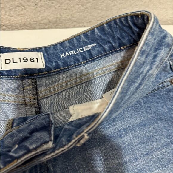 DL1961 Distressed Denim Jean Cut Off Shorts Karlie Boyfriend Shorts 28 - Picture 4 of 12